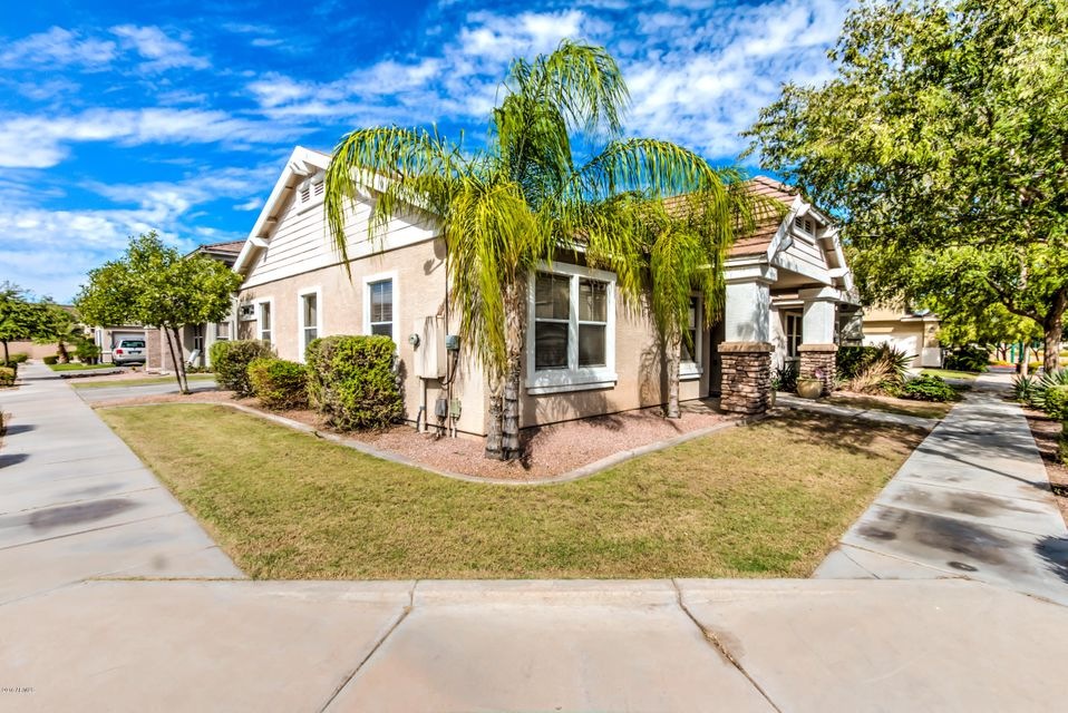 2066 S Barrington-3
