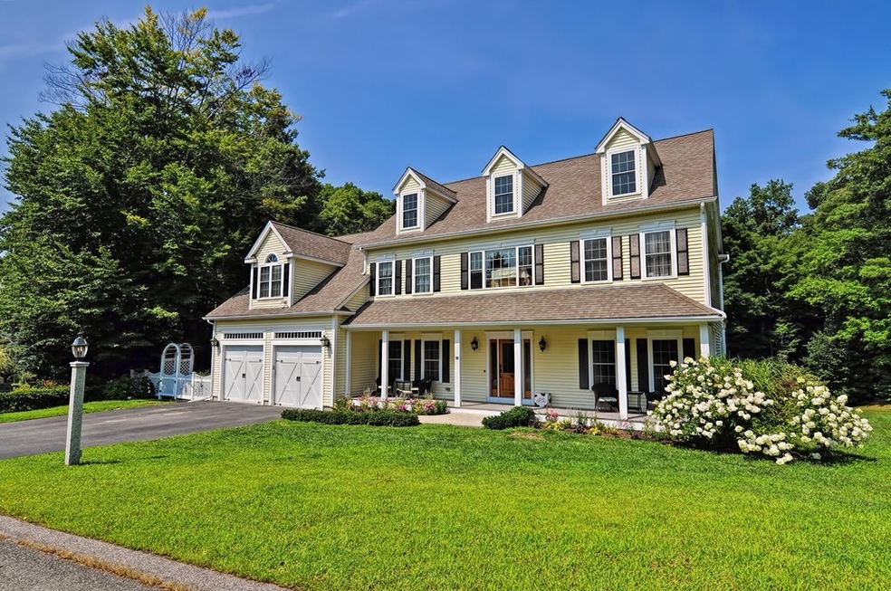 11 Hales Pond Ln, Wrentham, MA 02093 - photo 1