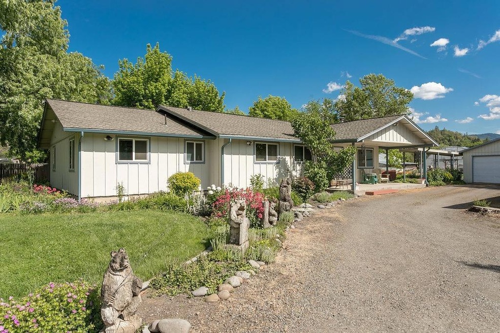 12353 Blackwell Rd, Central Point, OR 97502 - photo 1