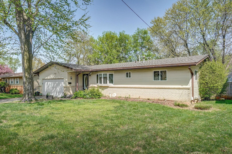 1318 S Meadowview Ave-2