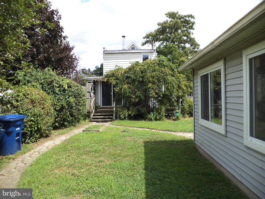 423 Leconey Ave, Palmyra, NJ 08065 - photo 1