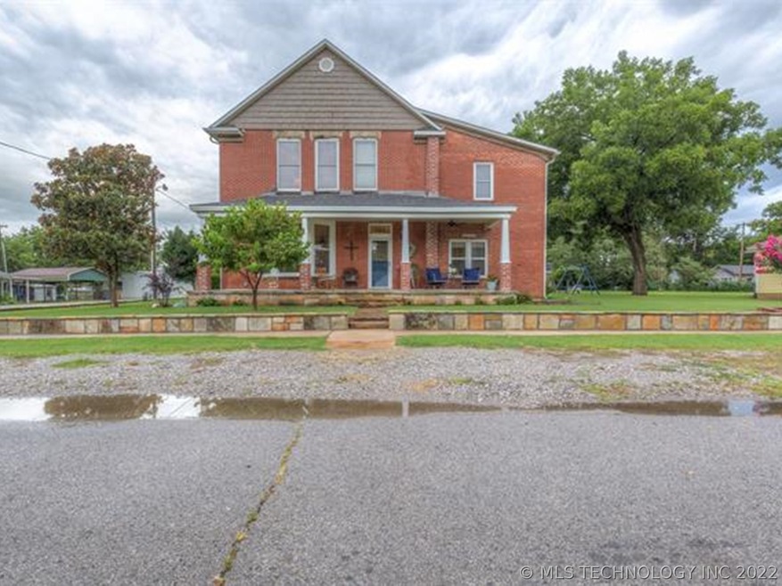 323 S Cherokee Ave, Haskell, OK 74436 - photo 1