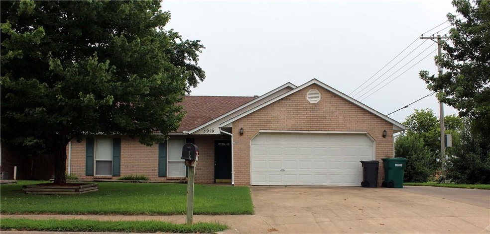 3910 W Beechwood Dr, Rogers, AR 72756 - photo 1