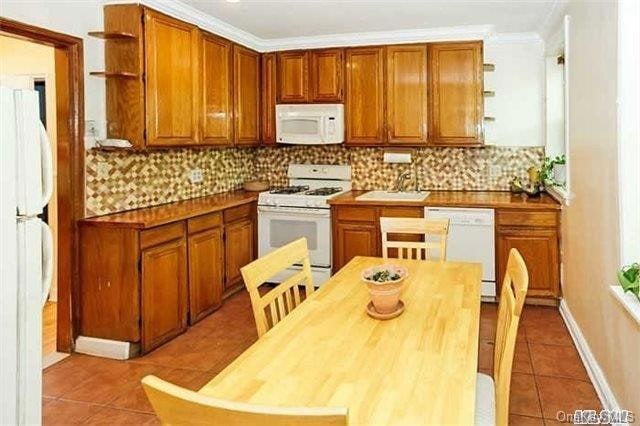 21-35 78th St unit 2, East Elmhurst, NY 11370 - photo 1