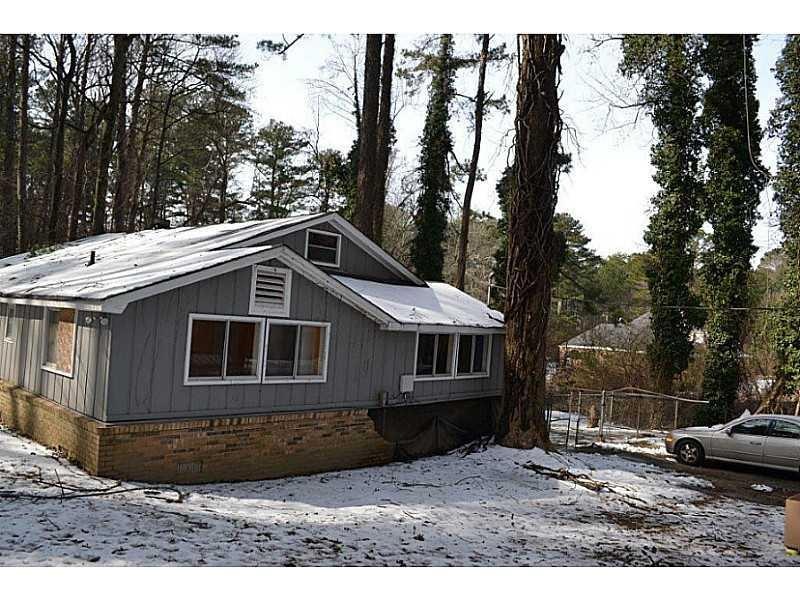 6055 Giles Rd, Lithonia, GA 30058 - photo 1