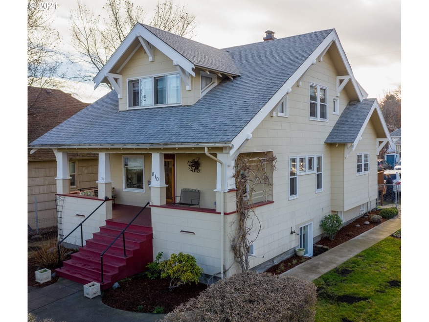 810 E 7th St, the Dalles, OR 97058 - photo 1