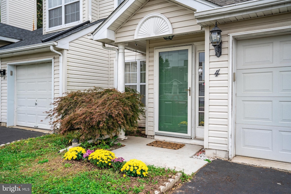 4 Glen Meadow Ct, Quakertown, PA 18951 - photo 1