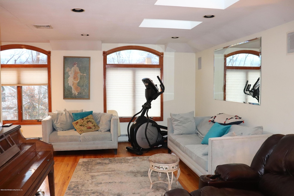 75 Melrose Ave unit 2, Staten Island, NY 10301 - photo 1