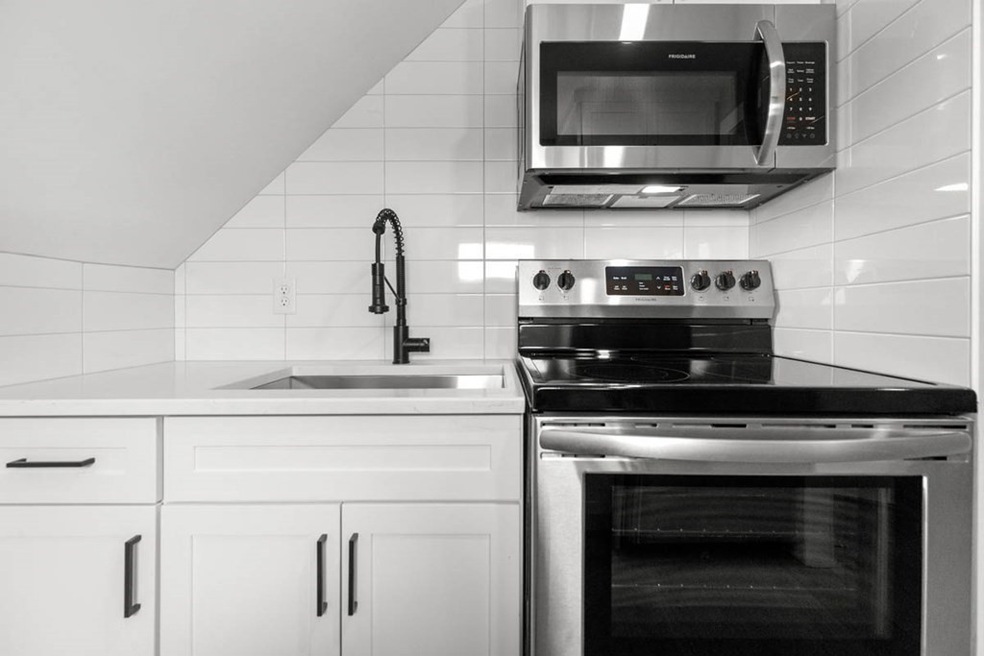 143 Hudson St unit 3, Somerville, MA 02144 - photo 1