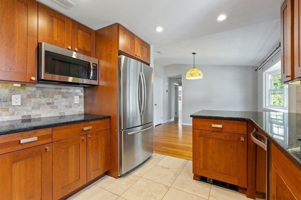 Sold $975,000 • Co-Listing Agent