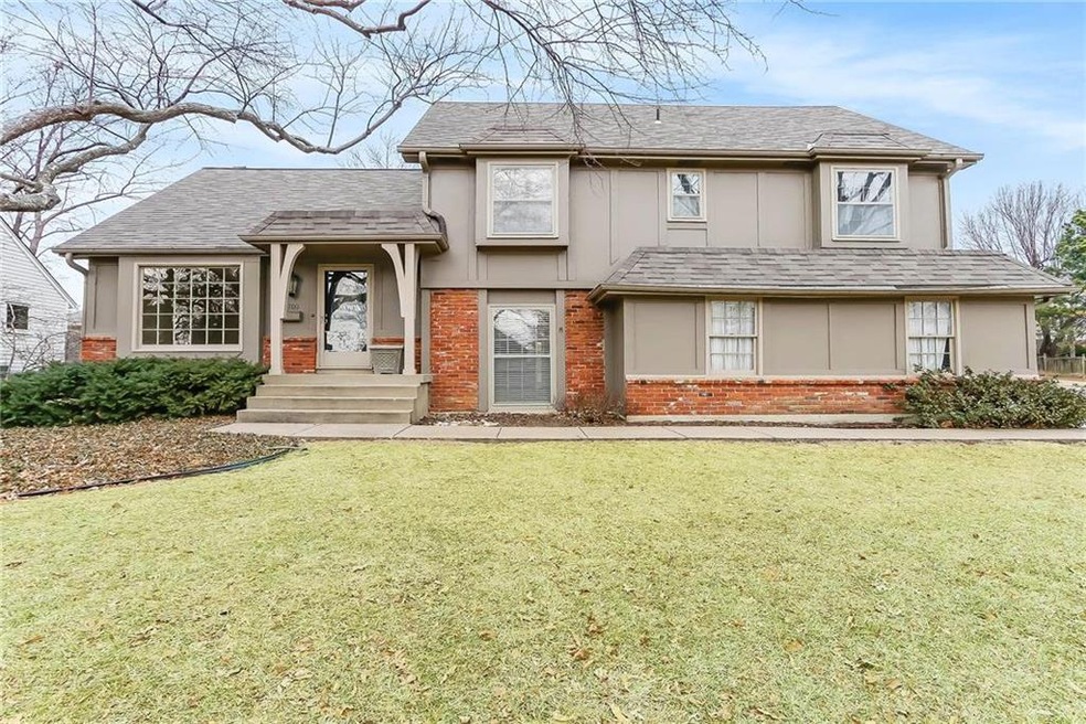 Beautiful corner lot with side entrance garage in 