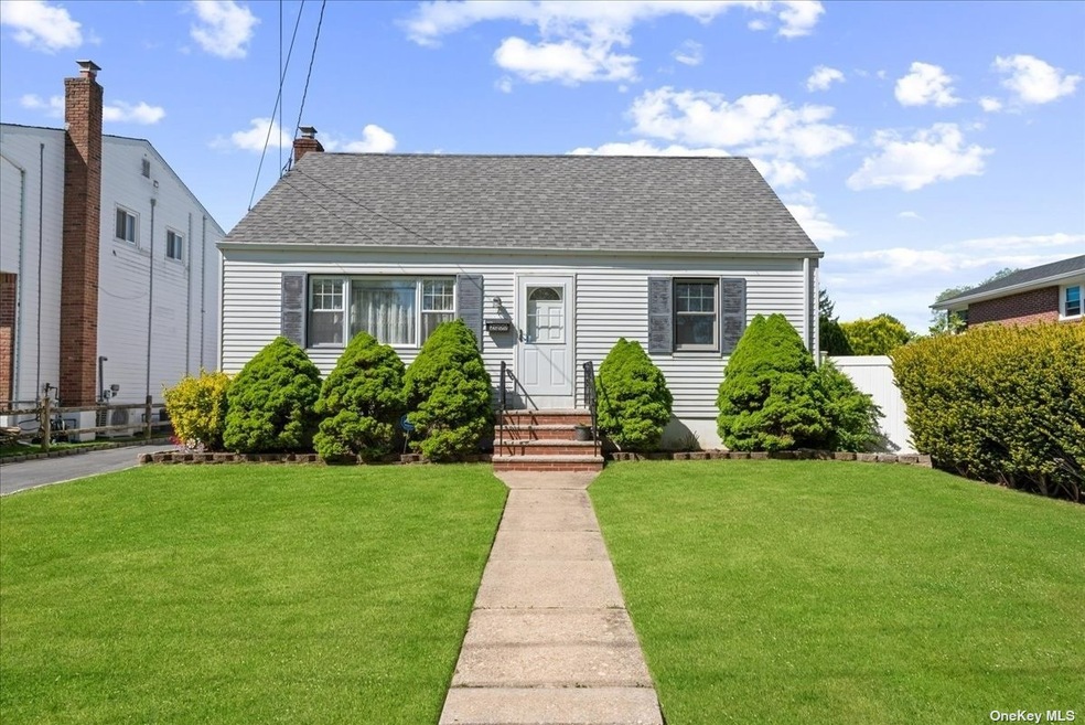 2000 Charles St, Bellmore, NY 11710 - photo 1