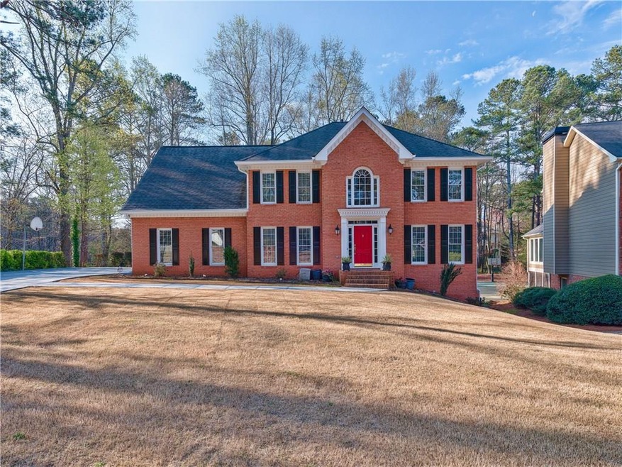 Beautiful home on large 3/4 lot!!