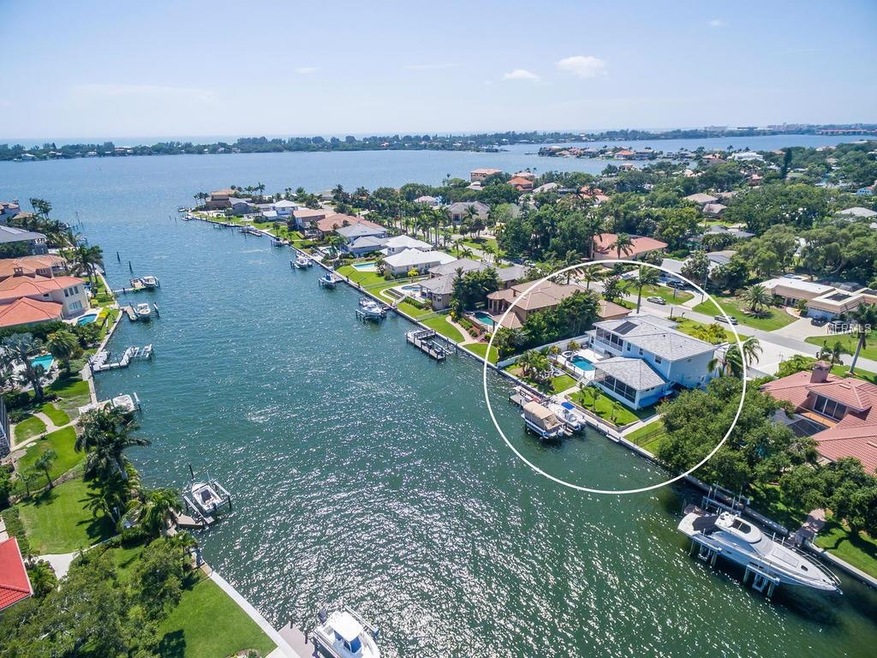 Welcome to Casa Azul. A boaters dream location dir