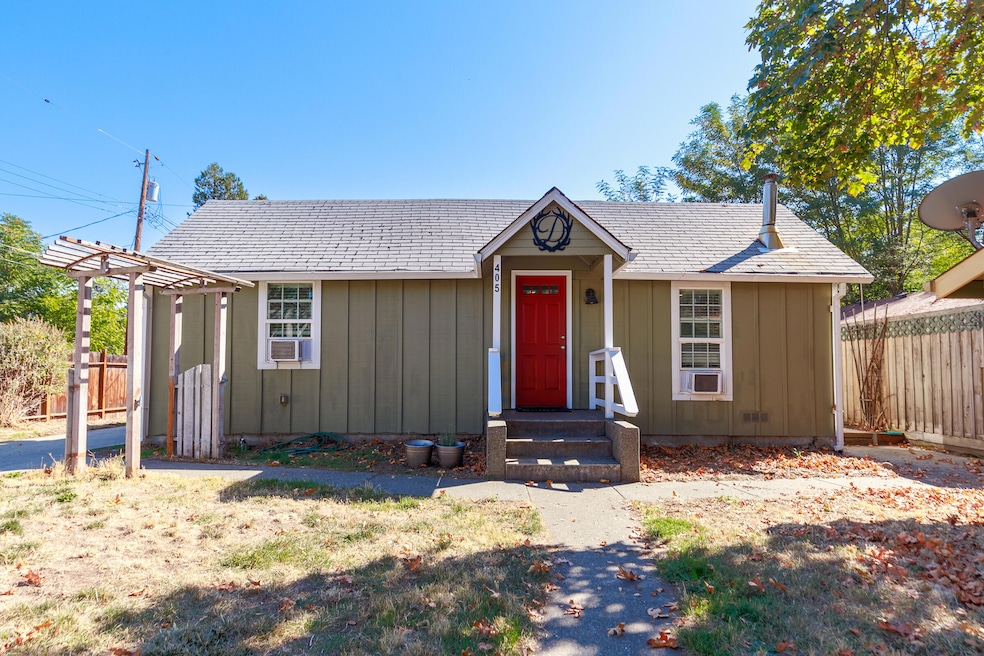 405 NW Dimmick St, Grants Pass, OR 97526 - photo 1