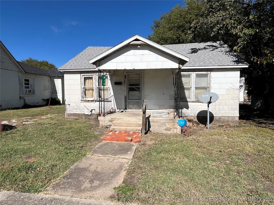 612 W 5th St, Ada, OK 74820 - photo 1