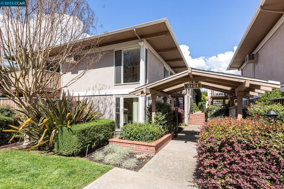 Sold $825,000 • Co-Listing Agent