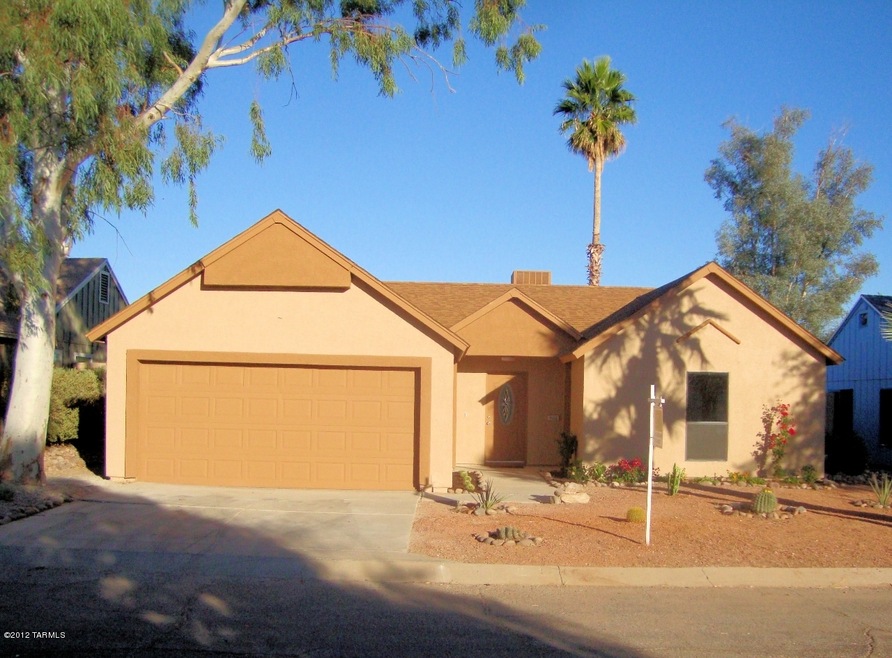 Firethorn Front w Garden