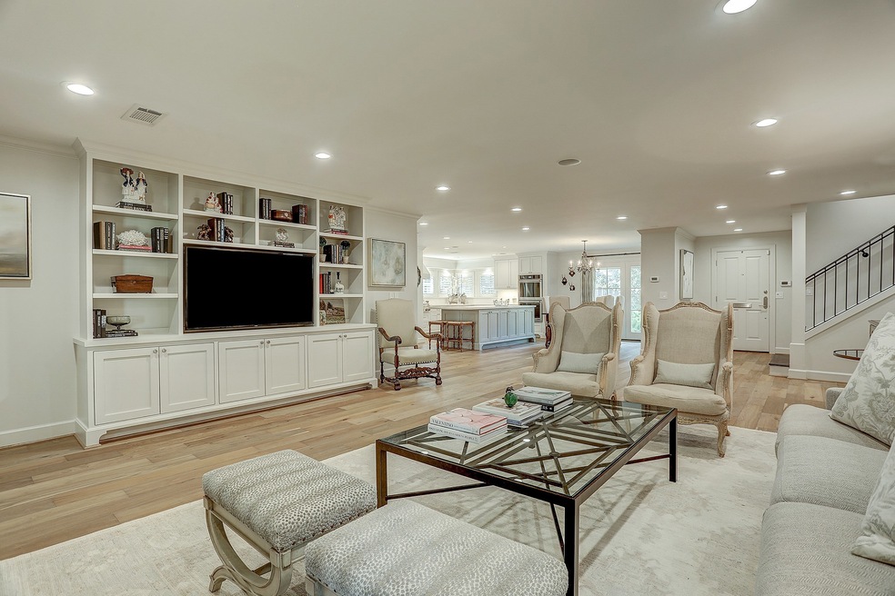 10027 Sugar Hill Dr, Houston, TX 77042 - photo 1