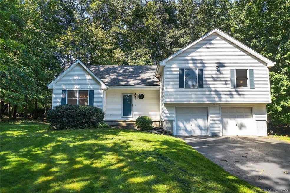 18 Meadowview Ln, Norwich, CT 06360 - photo 1