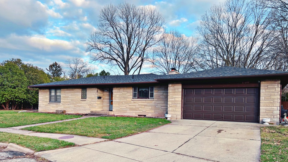 1405 Walton Ave, La Porte, IN 46350 - photo 1