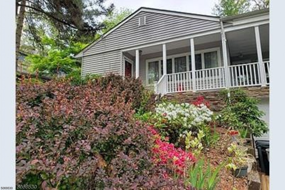 221 Mohawk Trail, Wayne, NJ 07470 - photo 1