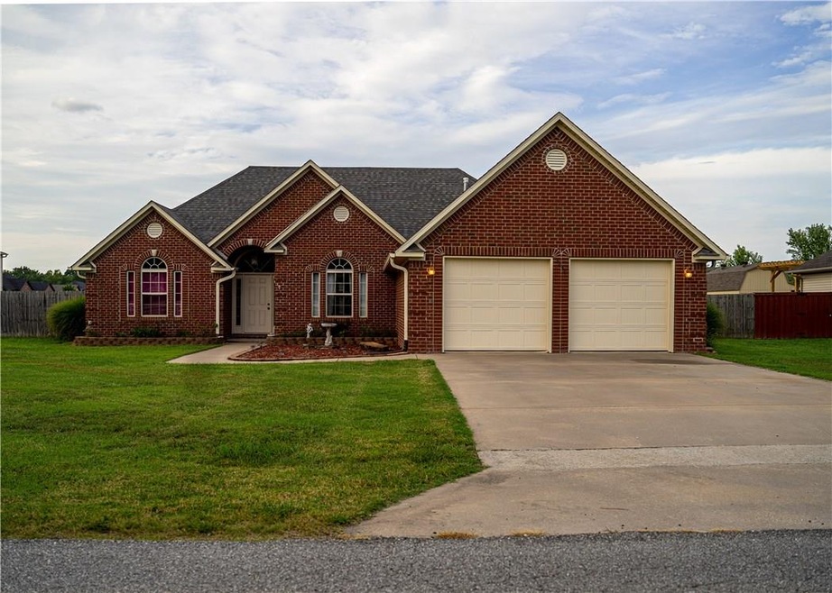 2050 Harris Dr, Fayetteville, AR 72701 - photo 1
