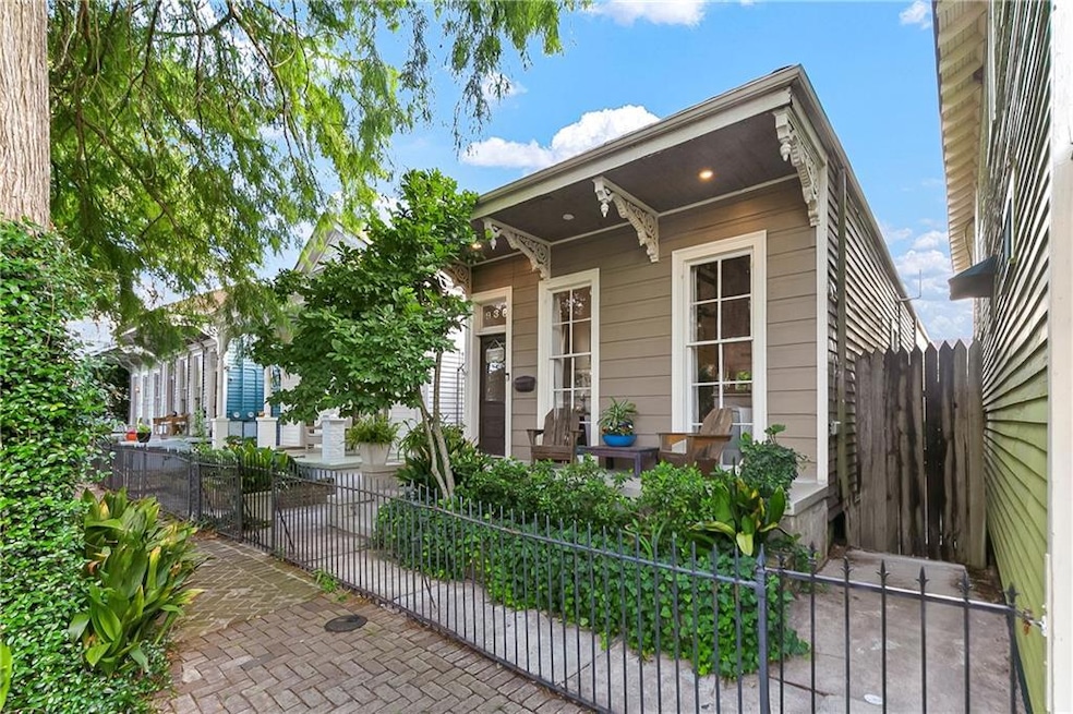 Classically beautiful New Orleans double in the he