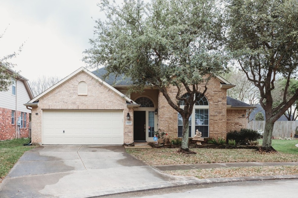 8223 Garrison Point Dr, Houston, TX 77040 - photo 1