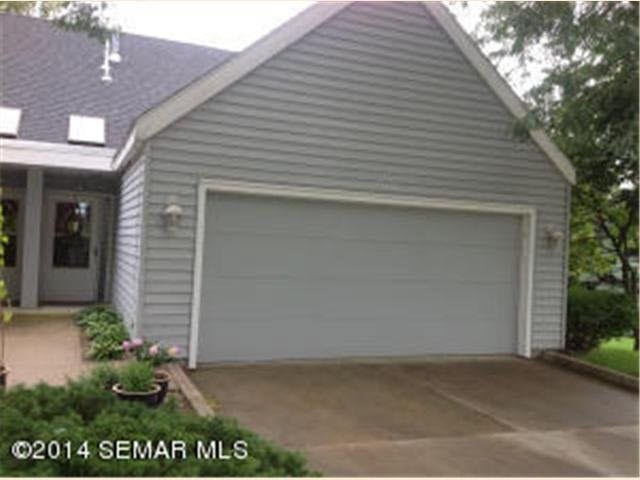 515 515 Clausen Dr, Albert Lea, MN 56007 - photo 1