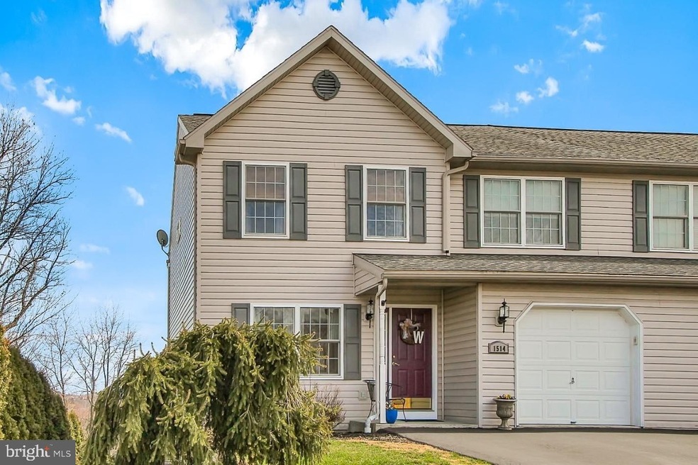 1514 Ridge Ave, Reading, PA 19607 - photo 1