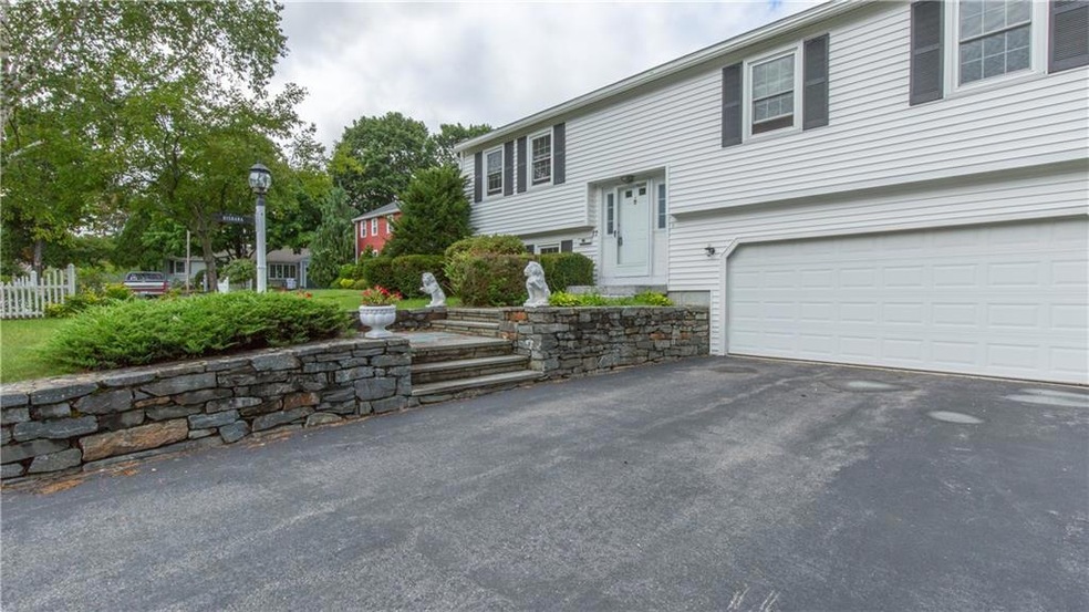17 Meadow Lane. 3 Bed / 2 Bath...
