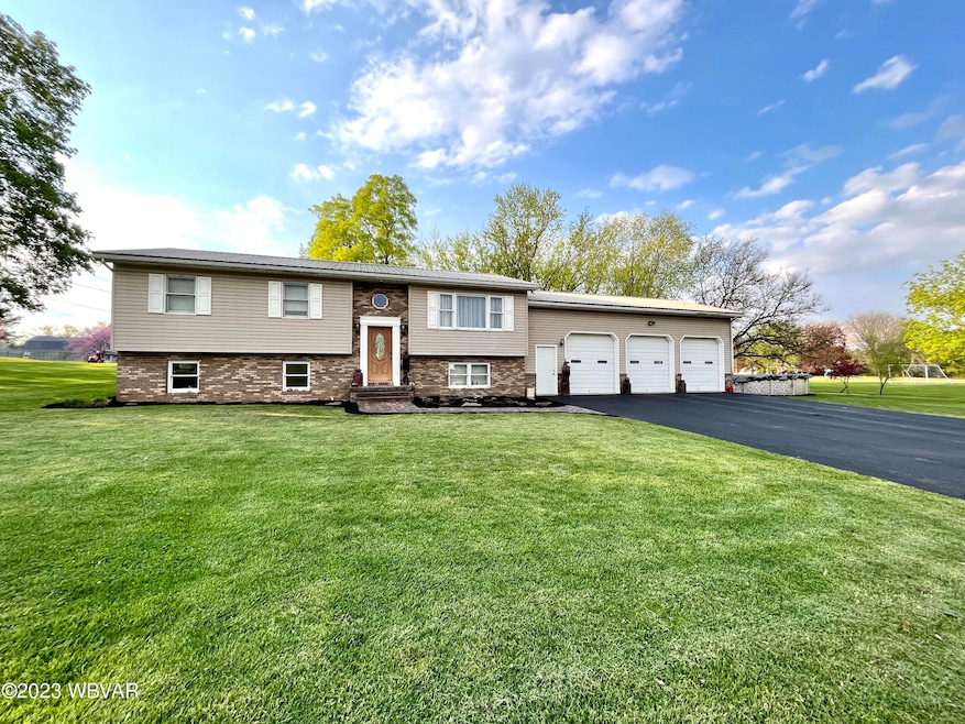 150 Pine Creek Ave, Jersey Shore, PA 17740