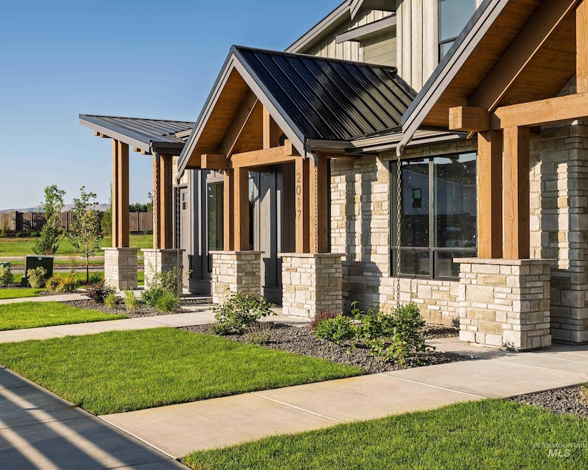 For Sale $499,900 • Co-Listing Agent