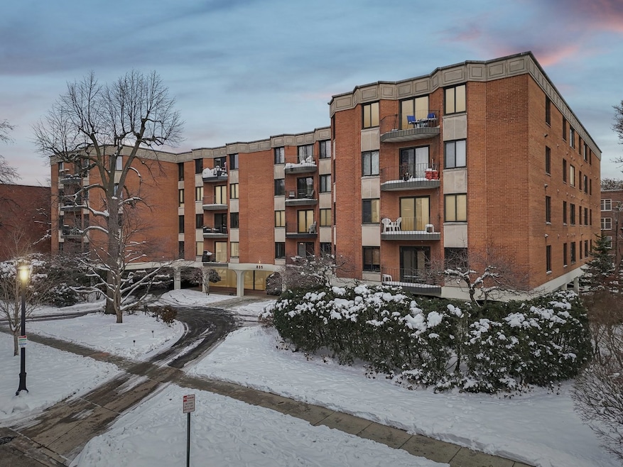 835 Judson Ave unit 305, Evanston, IL 60202 - photo 1