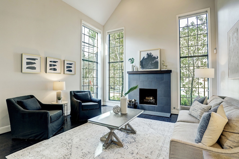 250 E 5th St, Houston, TX 77007 - photo 1