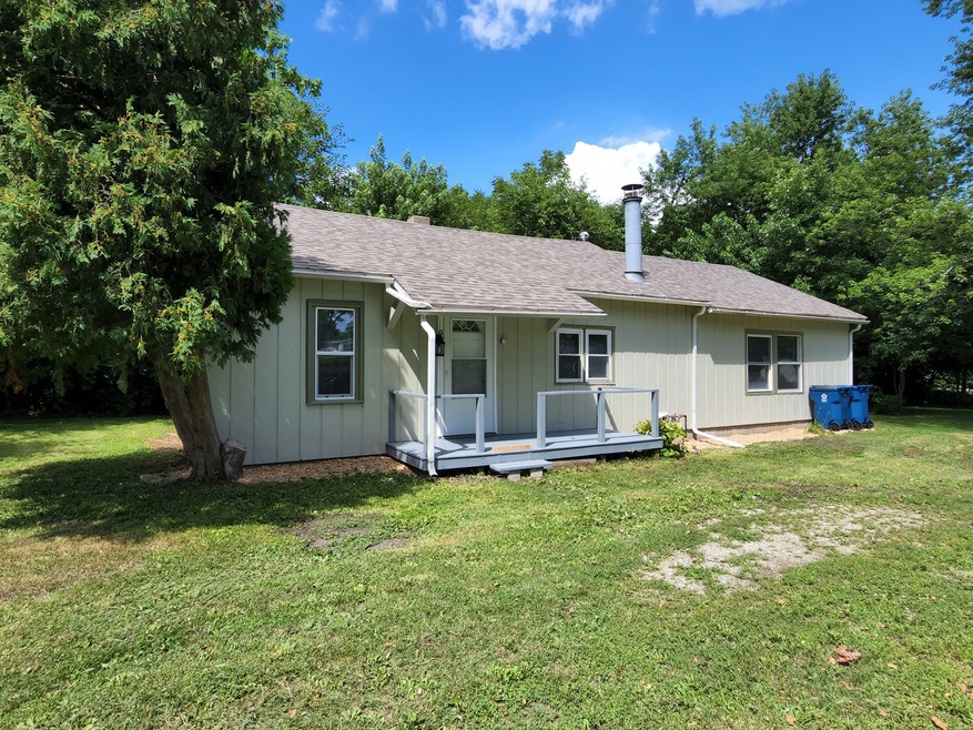 501 Mello Dr, Chenoa, IL 61726 - photo 1