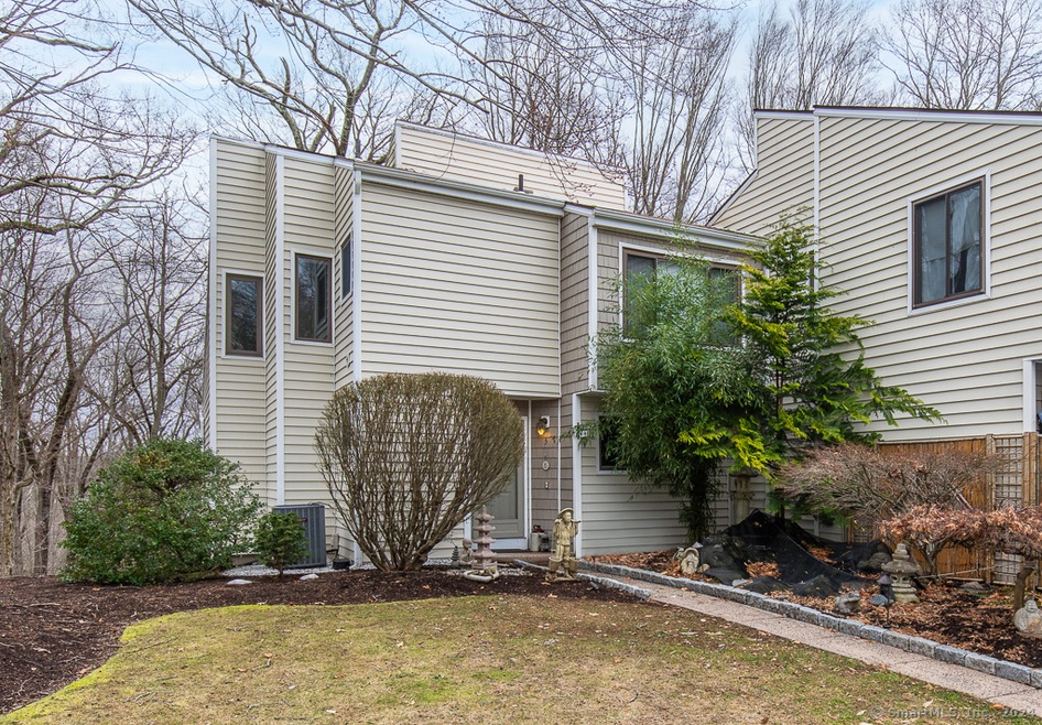 Front entrance for 5 Currier Way