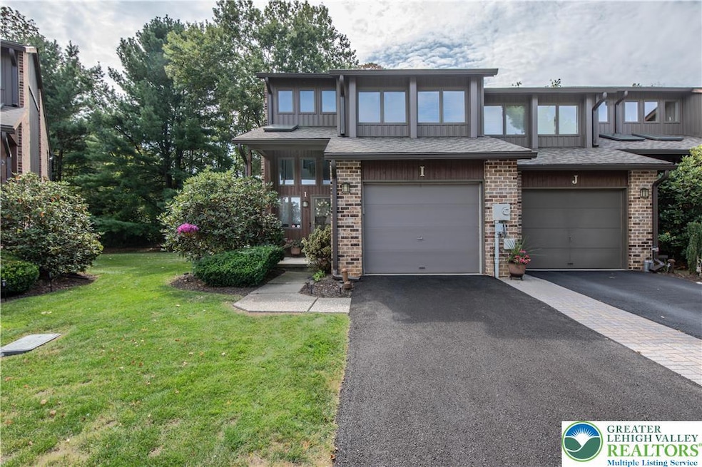 For Sale $315,000 • Co-Listing Agent