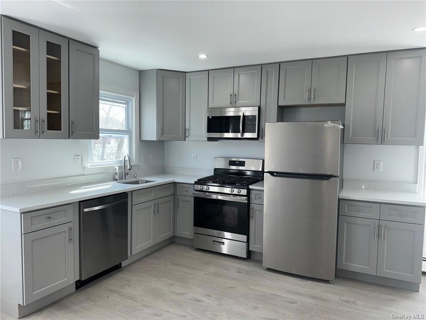 126 Woodland Ave unit 2FL, Yonkers, NY 10703 - photo 1