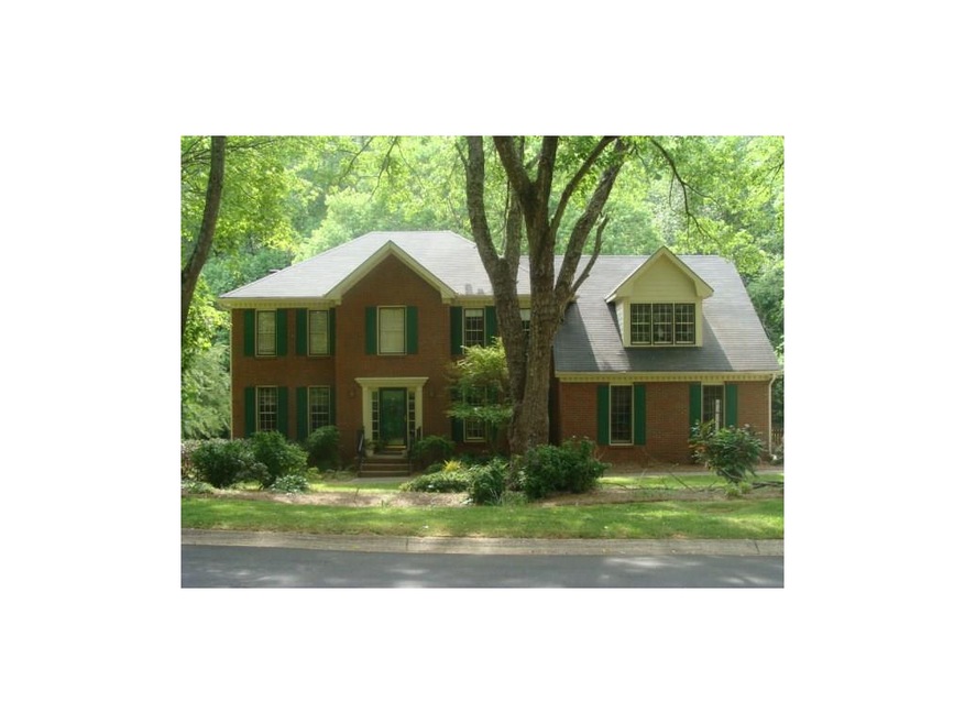 Beautiful Home On Shady 3/4 Acre Lot! Freshly Pain
