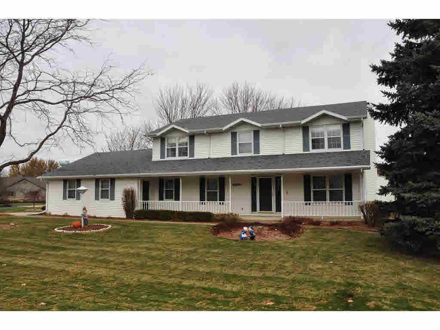 N9625 Darboy Dr, Appleton, WI 54915 - photo 1