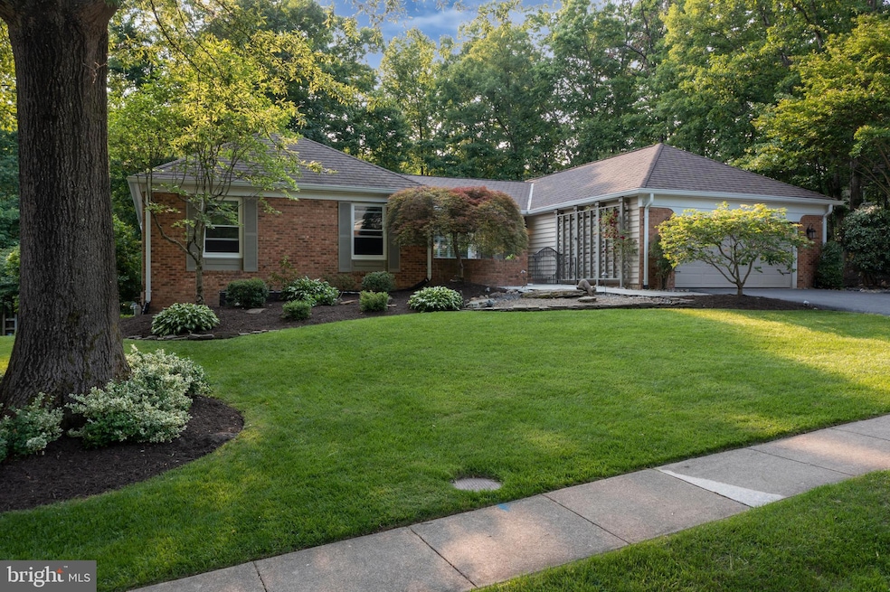 9740 S Park Cir, Fairfax Station, VA 22039 - photo 1