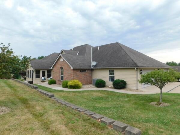 533 Edgehill Cir, Logan, OH 43138 - photo 1