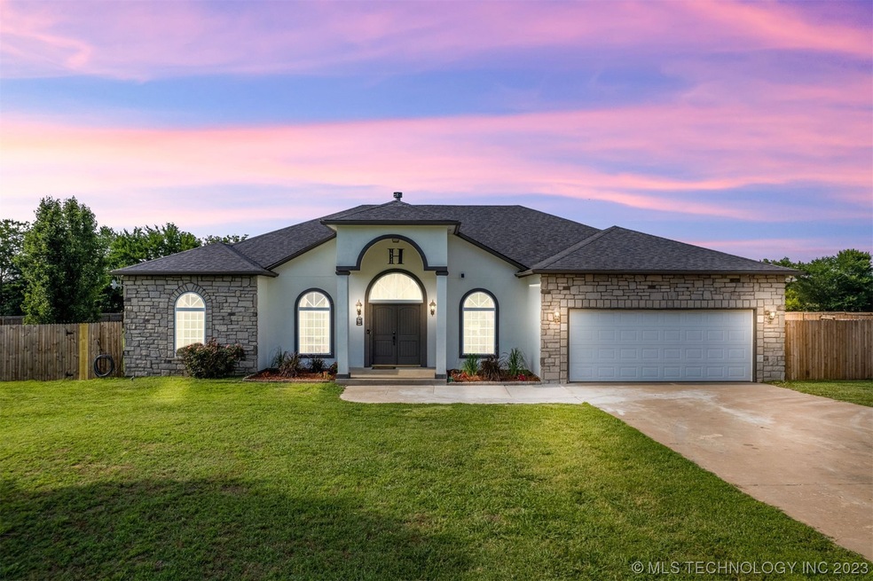 16345 E Aztec, Claremore, OK 74017 - photo 1