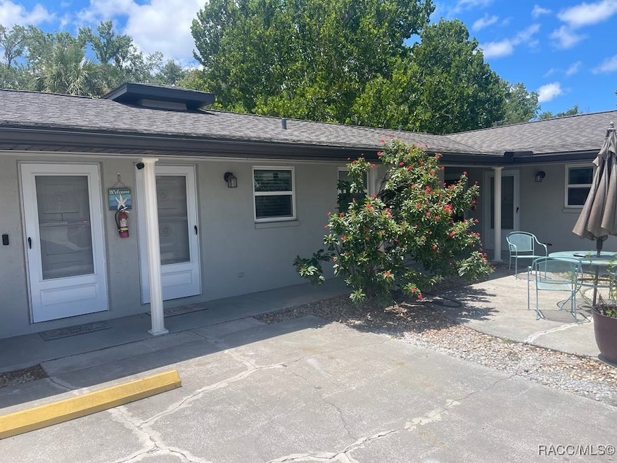 1412 SE Paradise Ave unit 2, Crystal River, FL 34429 - photo 1