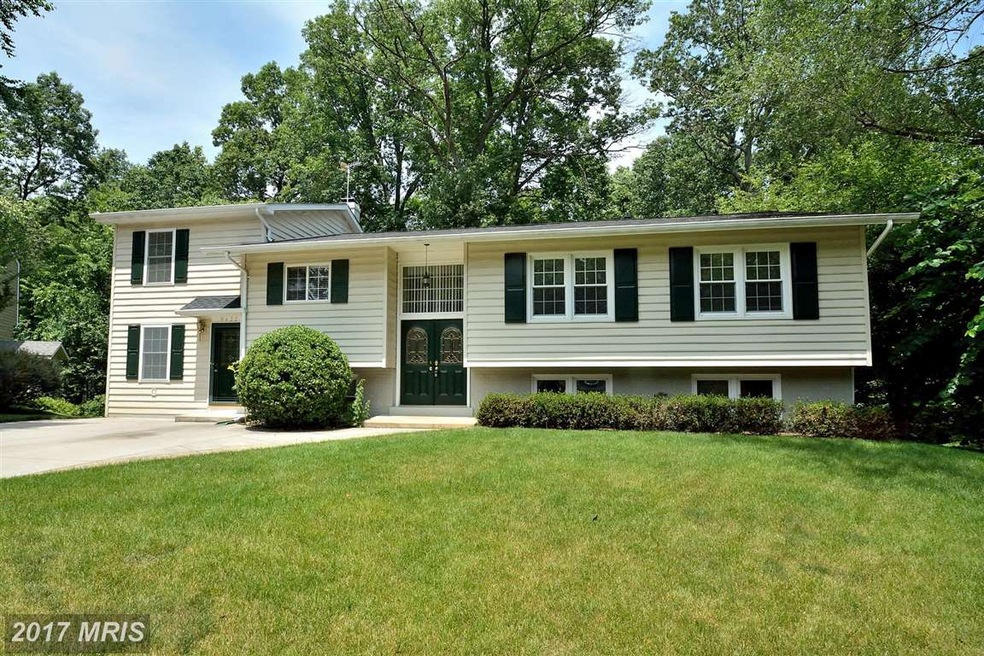 9422 Hermitage Dr, Fairfax, VA 22032 - photo 1