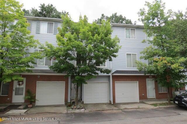 558 ILYSSA WAY