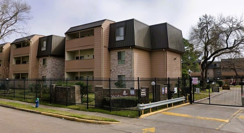 For Rent $1,200/month