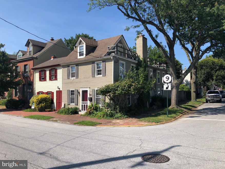 201 Chestnut St unit 2, New Castle, DE 19720 - photo 1
